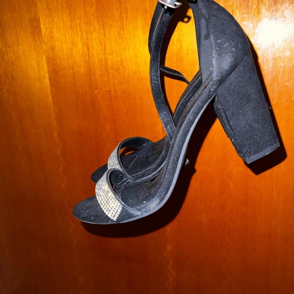 Black heels with silver details - Picture 4 of 5